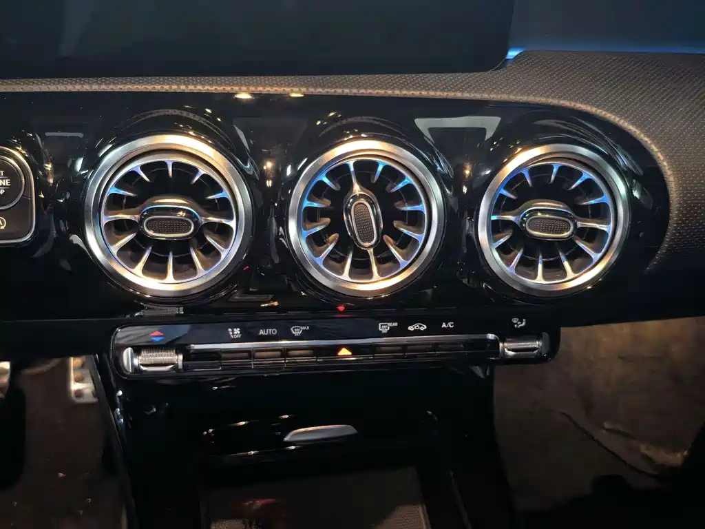 Mercedes-Benz CLA (Import) — миниатюра 6