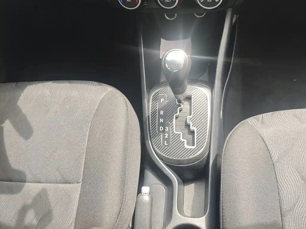 Kia K2 — миниатюра 11