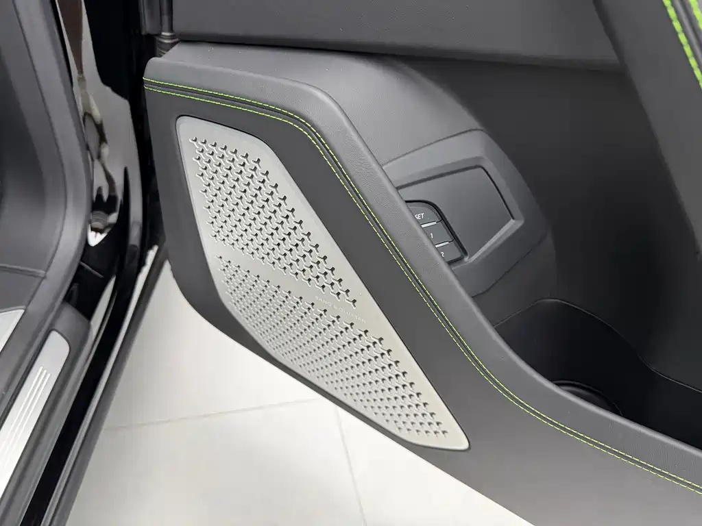 Lamborghini Urus — миниатюра 4