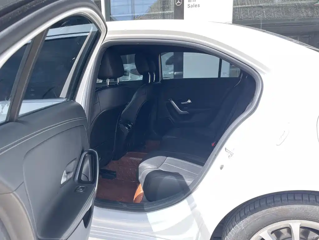 Mercedes-Benz A-Class A 2023 A 200 L Fashion