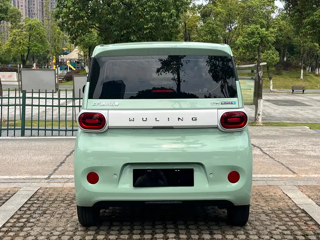 Wuling MINIEV — миниатюра 8