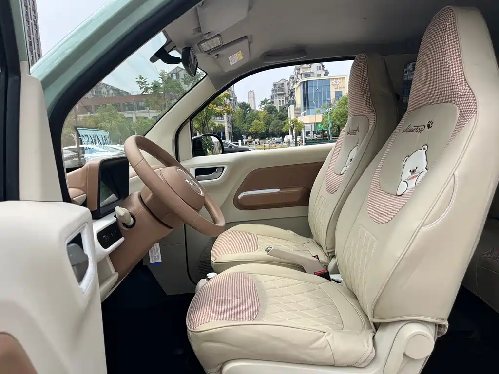 Wuling MINIEV — миниатюра 11