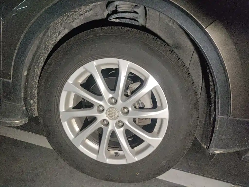 Buick Envision Plus — миниатюра 8