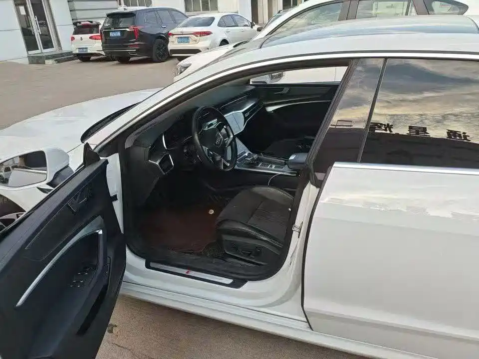 Audi A7L — миниатюра 5