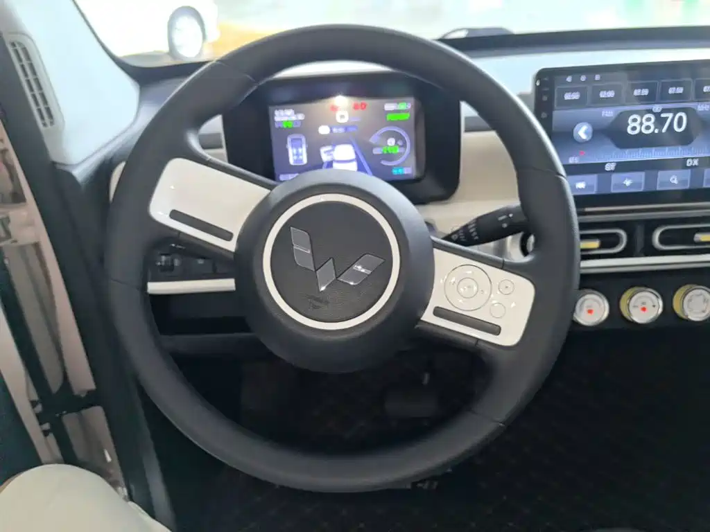 Wuling MINIEV — миниатюра 11
