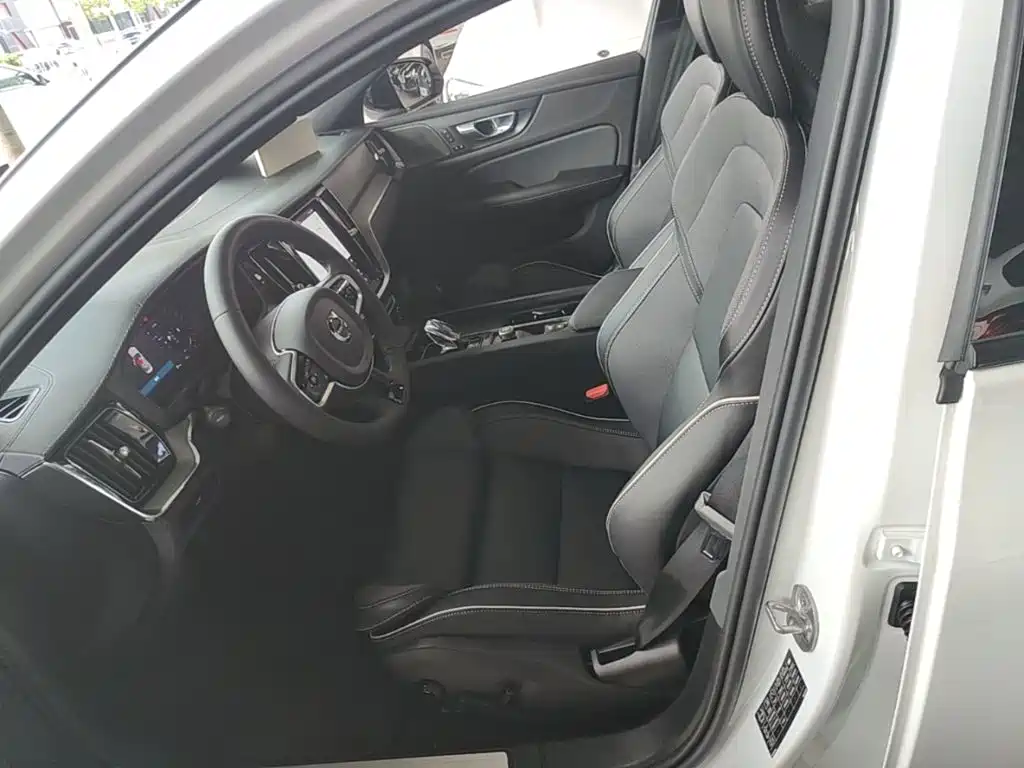 Volvo S60 — миниатюра 15