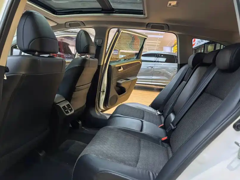 Honda Jade — миниатюра 14