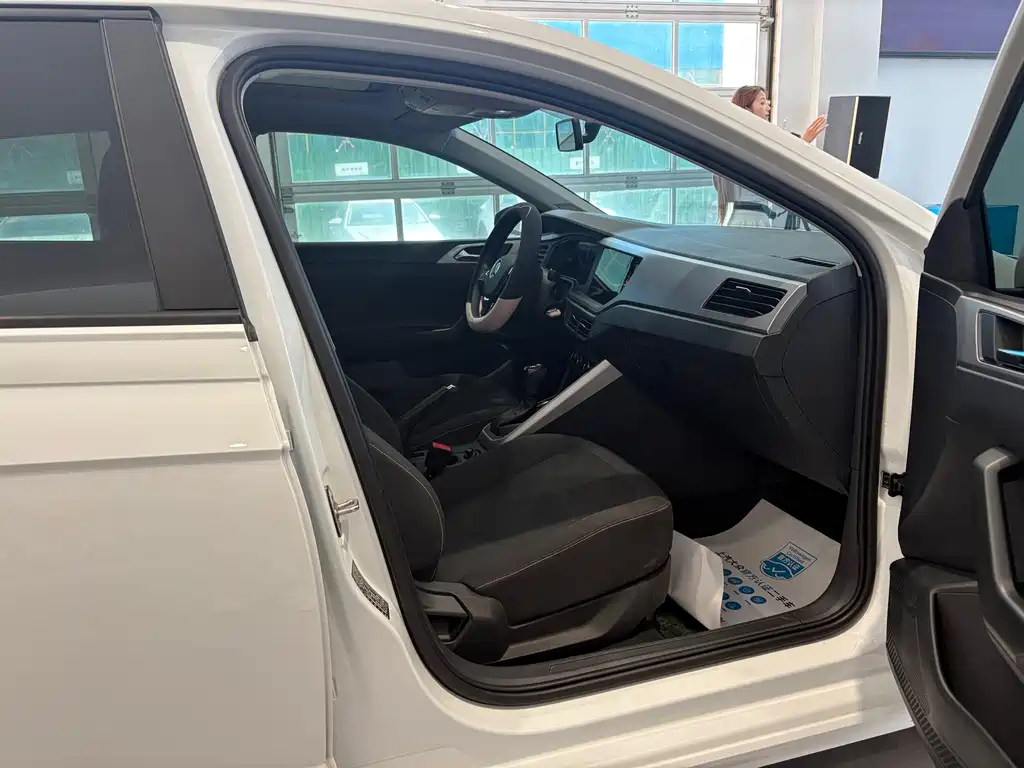 Volkswagen Polo — миниатюра 12