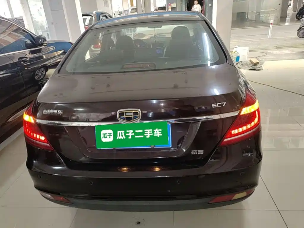 Geely Emgrand — миниатюра 6