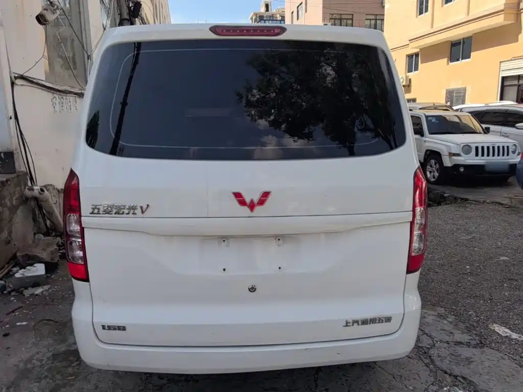 Wuling Hongguang V — миниатюра 6
