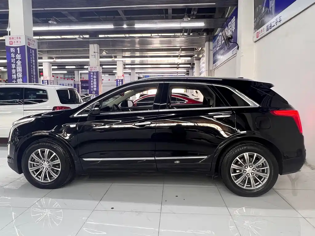 CADILLAC XT5