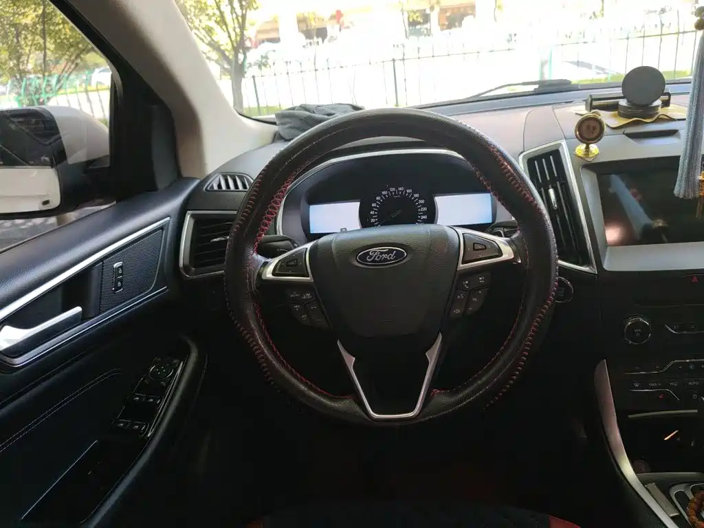 Ford Edge — миниатюра 3