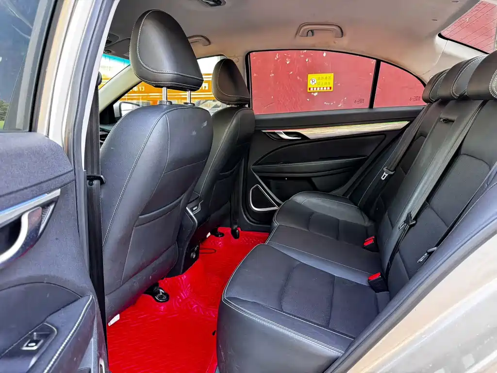 Geely Emgrand — миниатюра 6