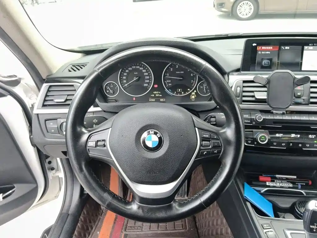 BMW 3 Series — миниатюра 3