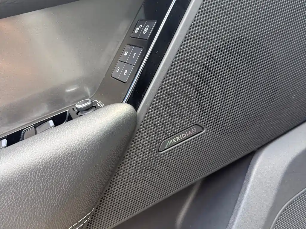 Land Rover Velar — миниатюра 7