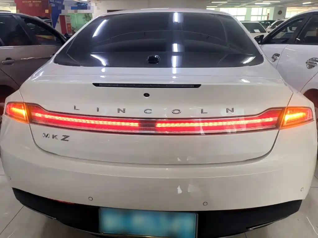 Lincoln MKZ — миниатюра 6