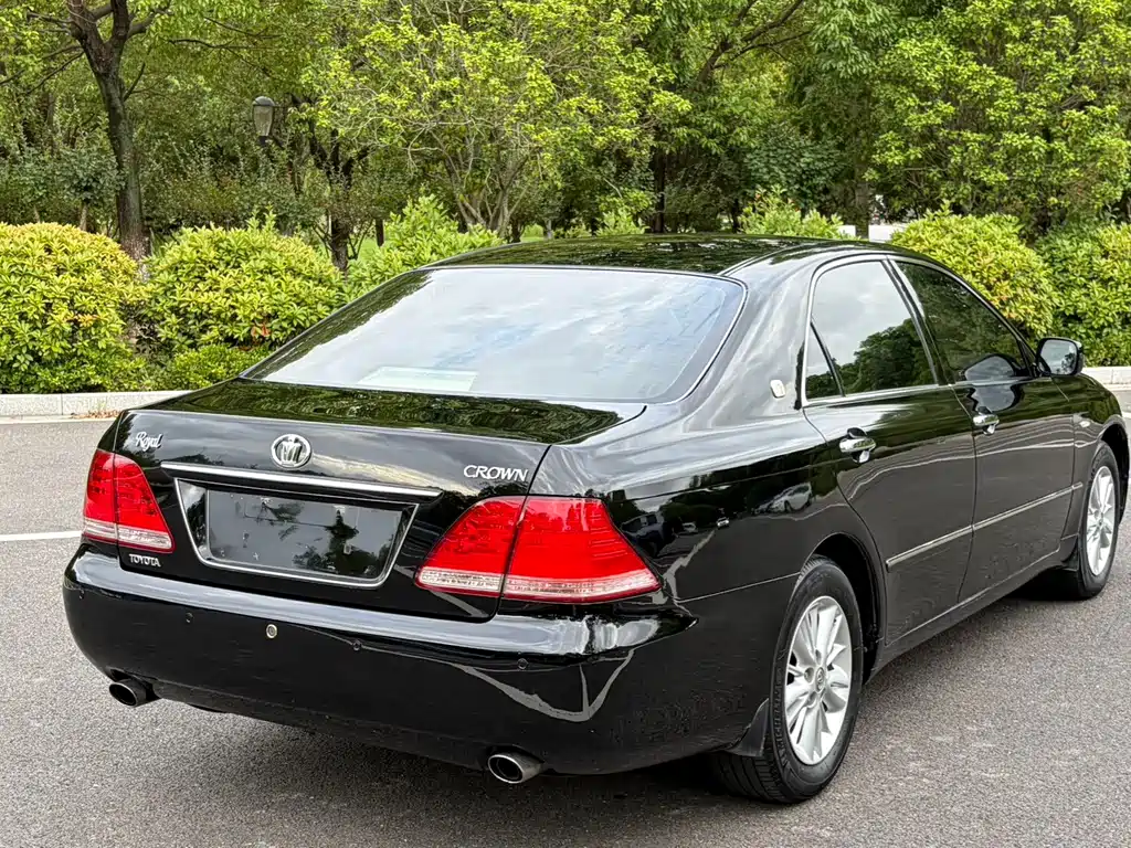 Toyota Crown — миниатюра 16