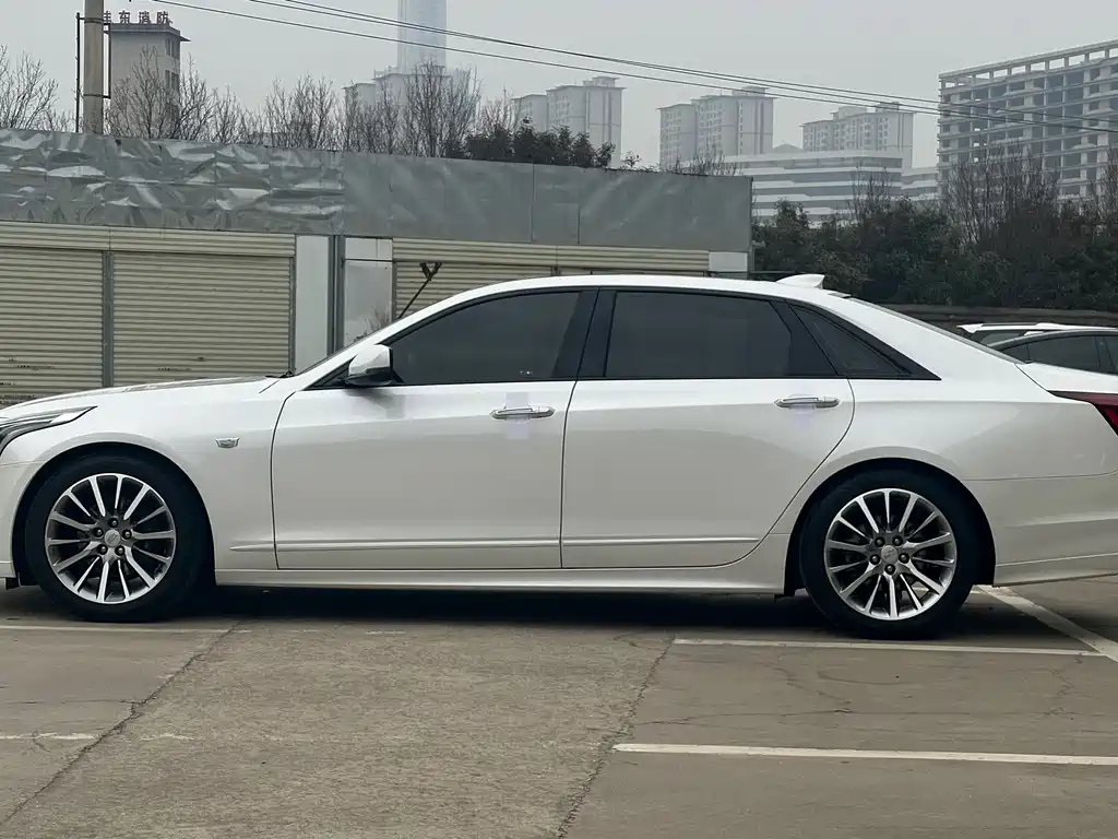 CADILLAC CT6