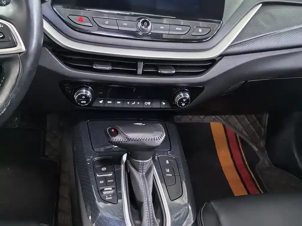 Chevrolet Menlo — миниатюра 10