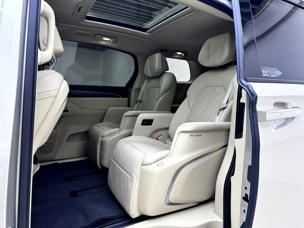 Buick GL8 — миниатюра 12