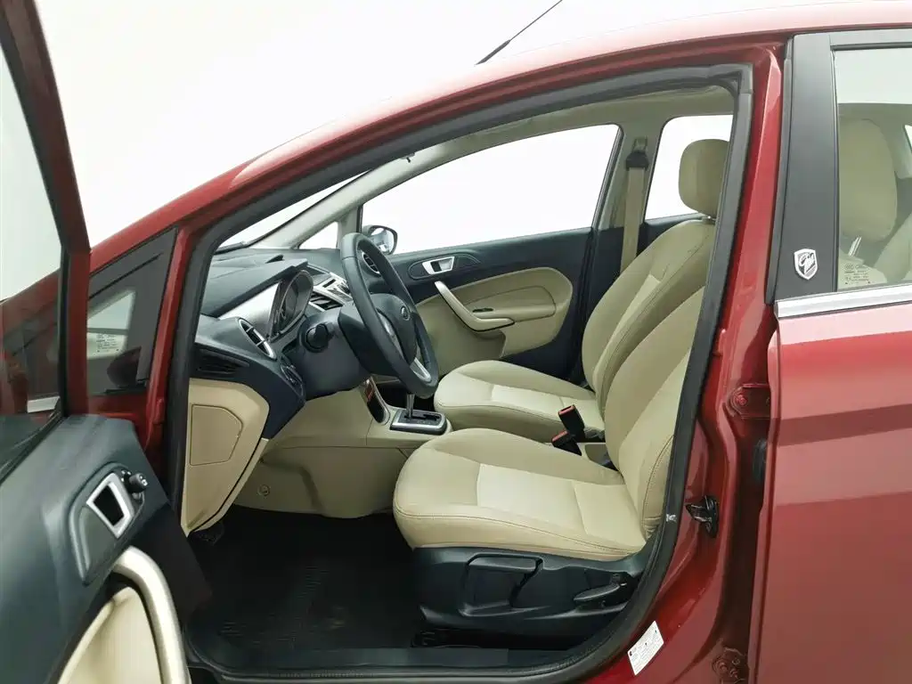 Ford Fiesta 2009 1.5L AT Luxury