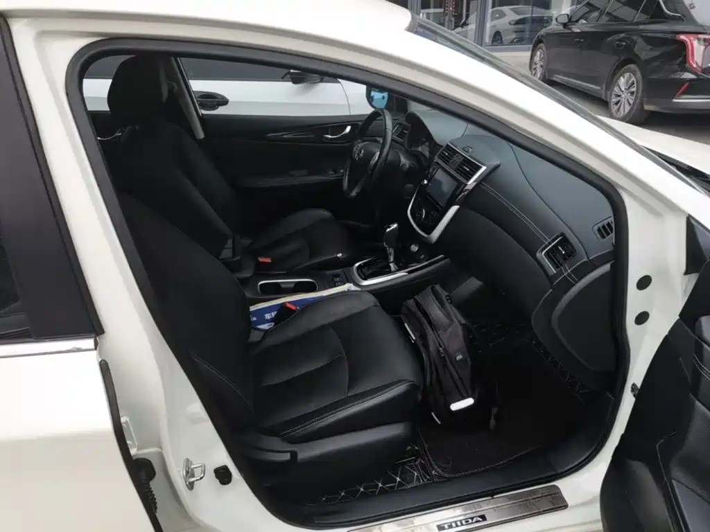 Nissan Tiida — миниатюра 25