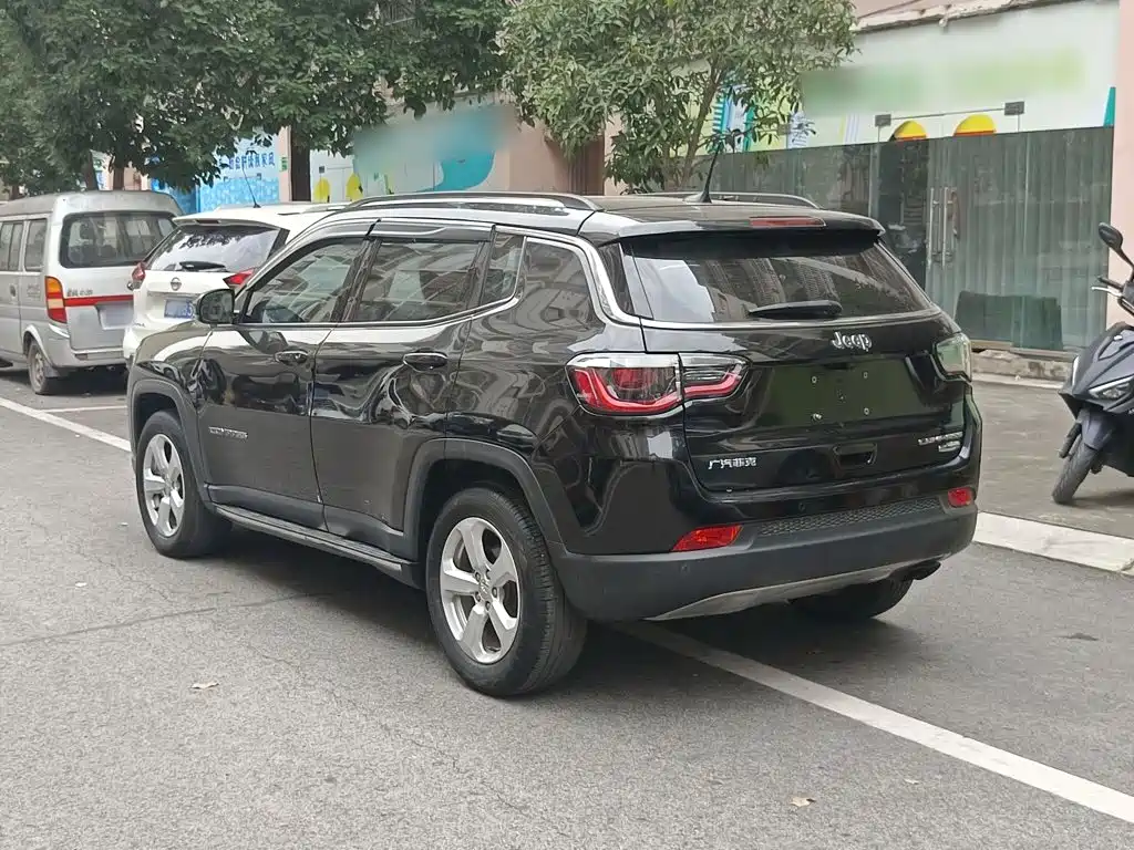 Jeep Compass — миниатюра 5