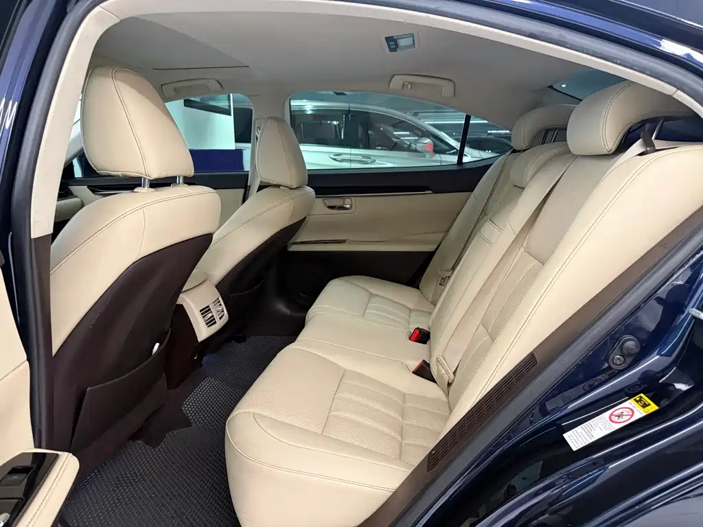 Lexus ES 2015 300h Comfort