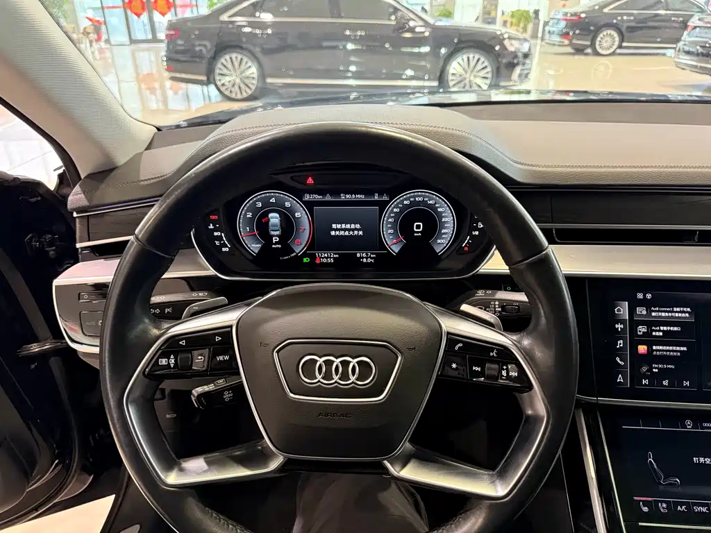 AUDI A8