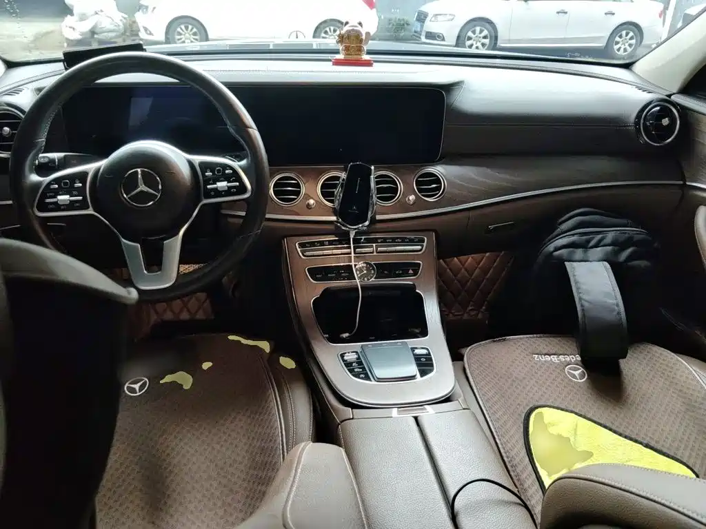 Mercedes-Benz E-Class — миниатюра 5