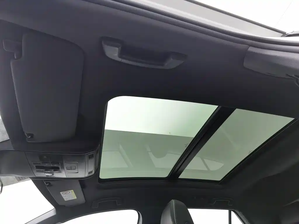 Volkswagen T-Roc — миниатюра 14