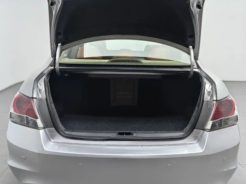 Honda Accord — миниатюра 16