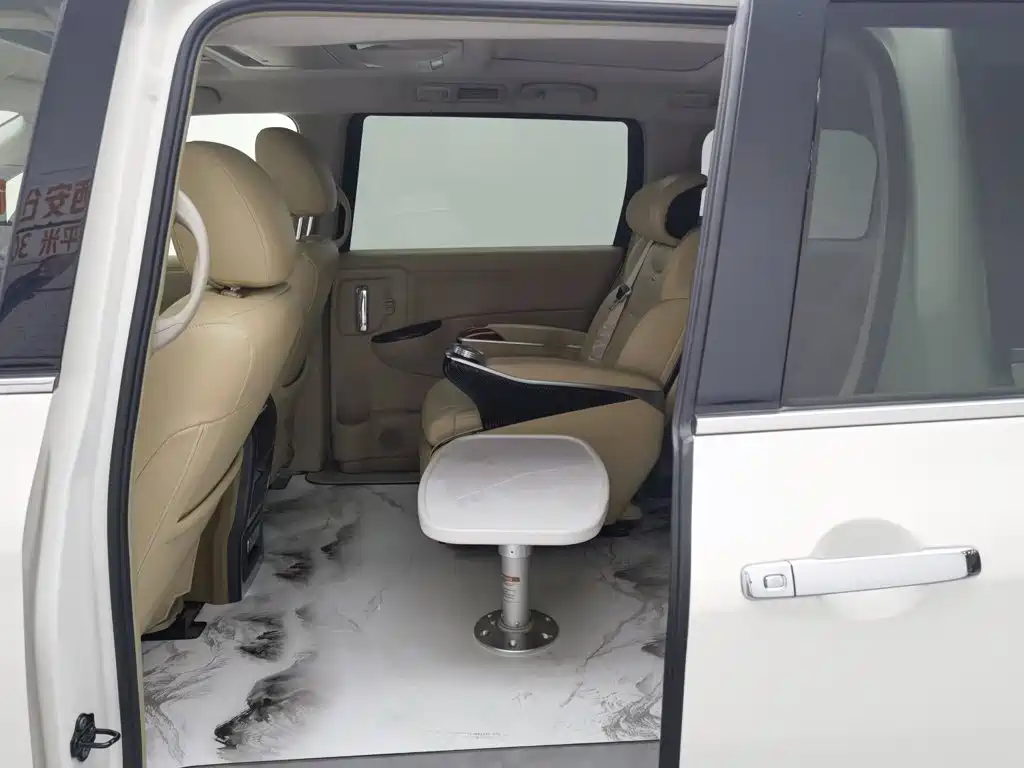 Nissan Quest — миниатюра 15