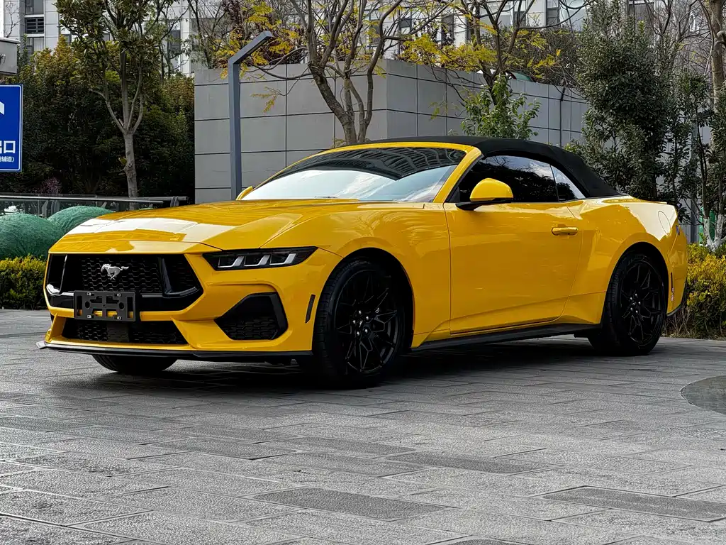 FORD MUSTANG