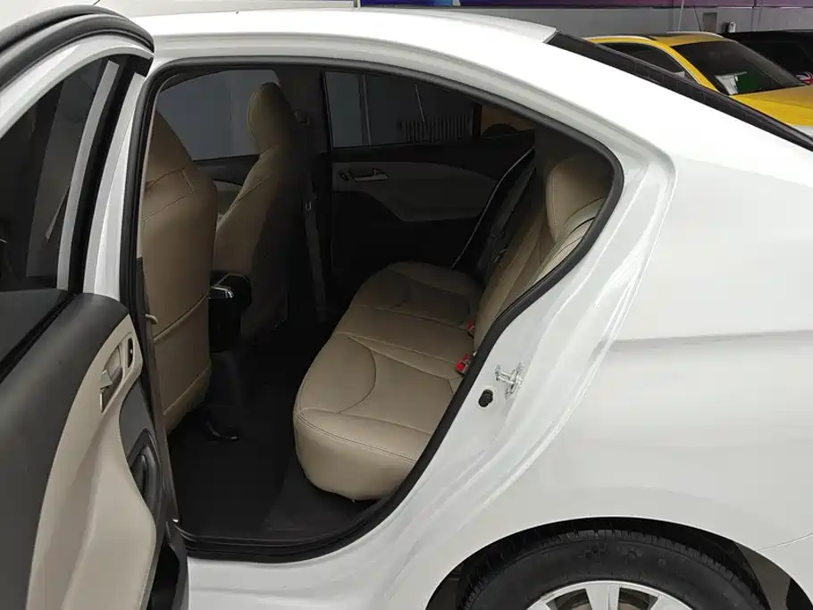Chevrolet Sail — миниатюра 11