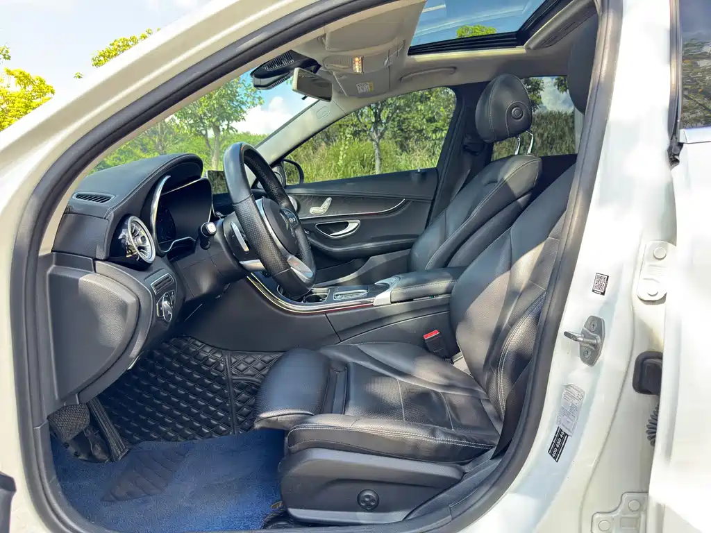 Mercedes-Benz C-Class — миниатюра 11