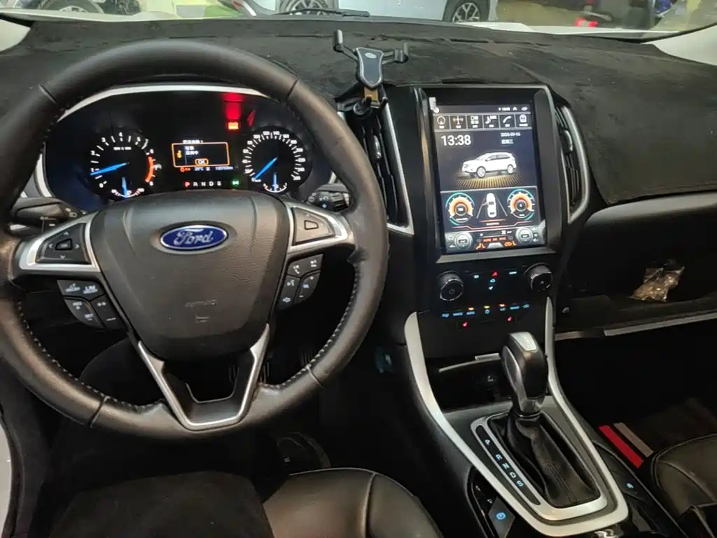 Ford Edge — миниатюра 5