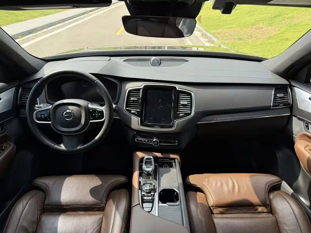 Volvo XC90 — миниатюра 10