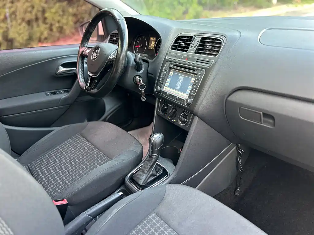 Volkswagen Polo — миниатюра 7