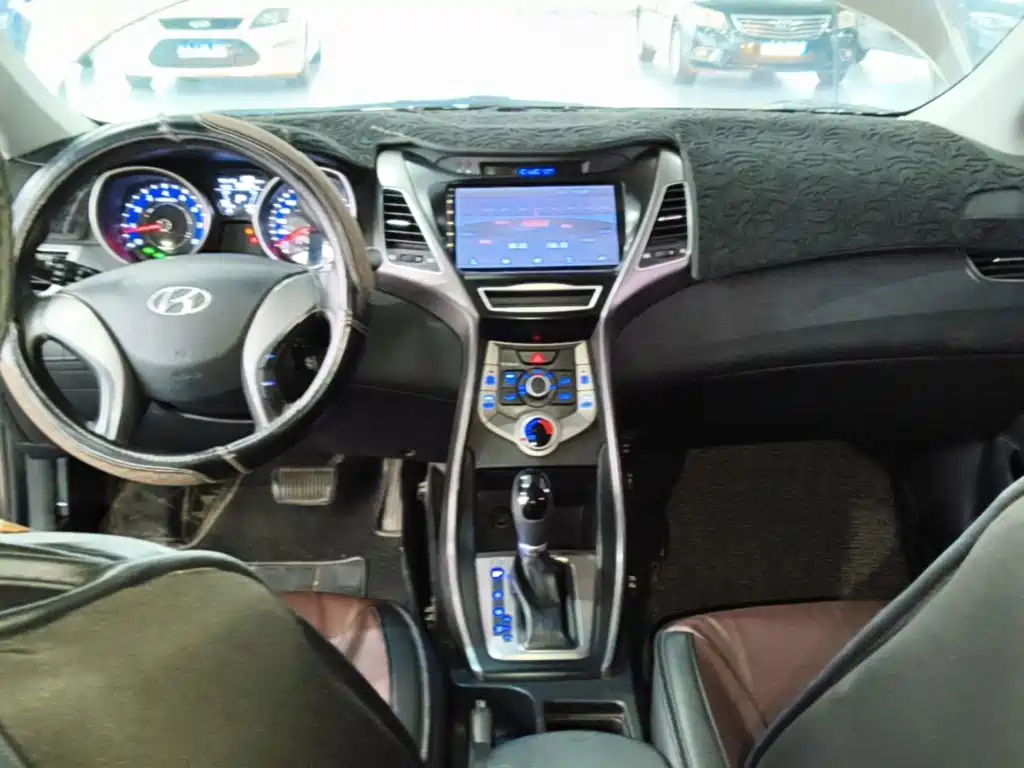 Hyundai Elantra Langdong — миниатюра 10