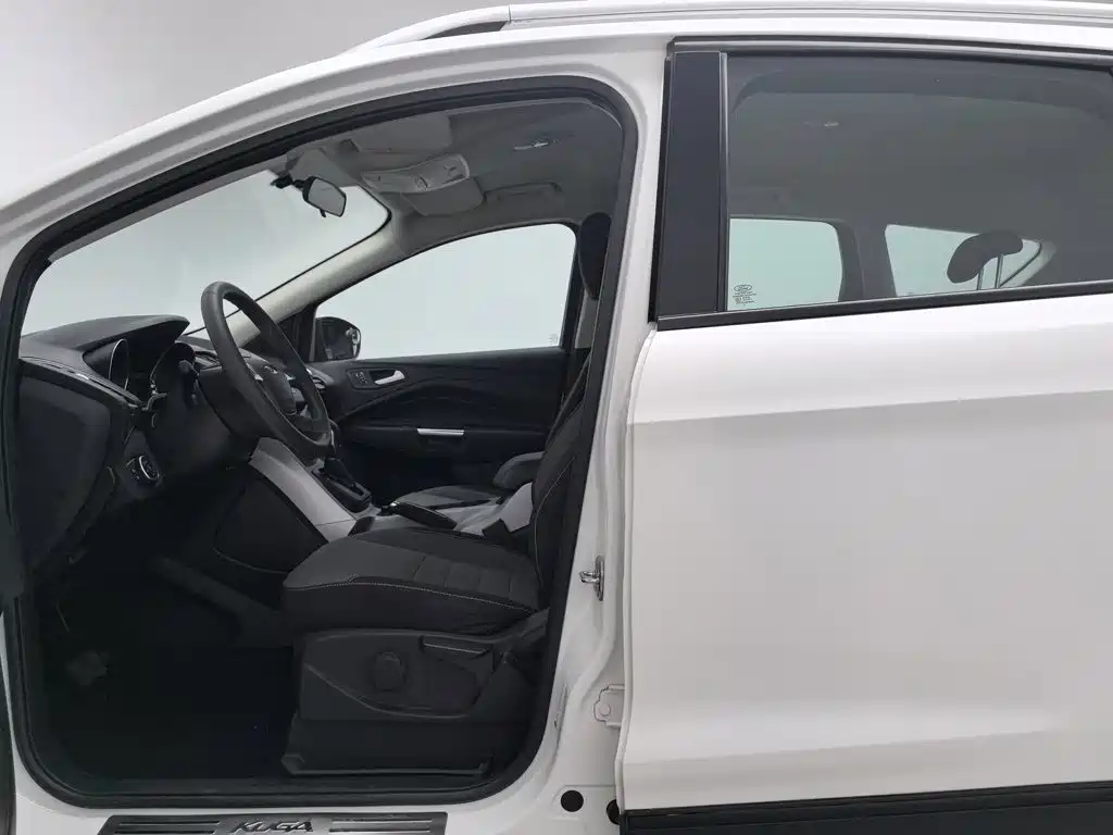 Ford Kuga — миниатюра 10