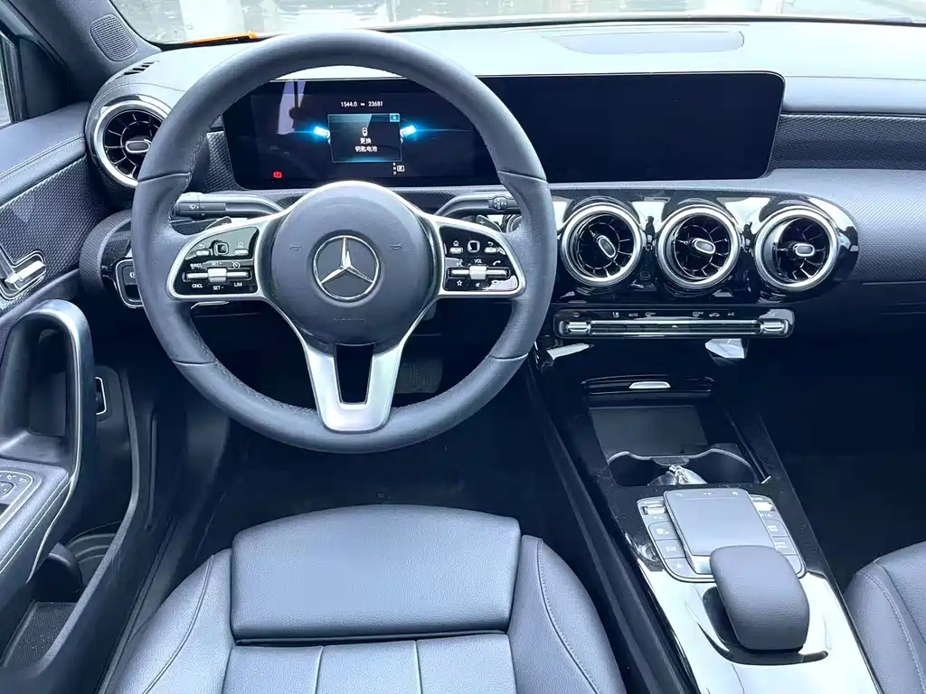 Mercedes-Benz A-Class — миниатюра 8