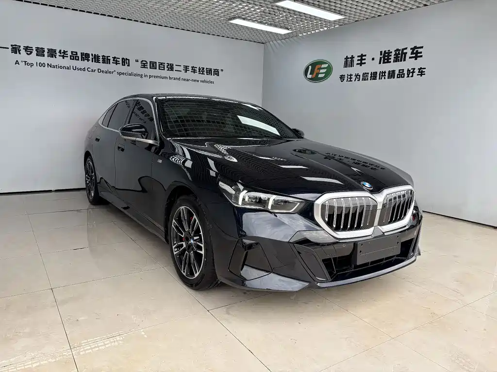 BMW 5 Series — миниатюра 4