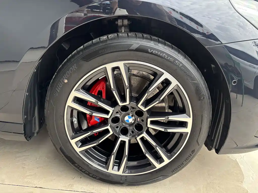 BMW 5 Series — миниатюра 32