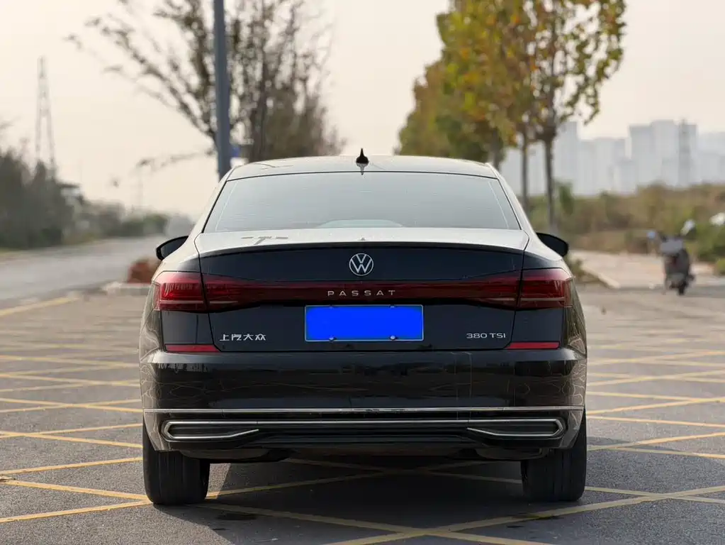 Volkswagen Passat 2022 330TSI Luxury