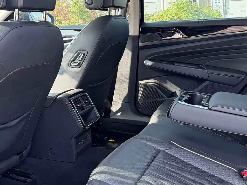 Volkswagen Passat 2022 330TSI Luxury