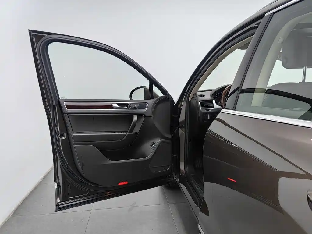 Volkswagen Touareg — миниатюра 8
