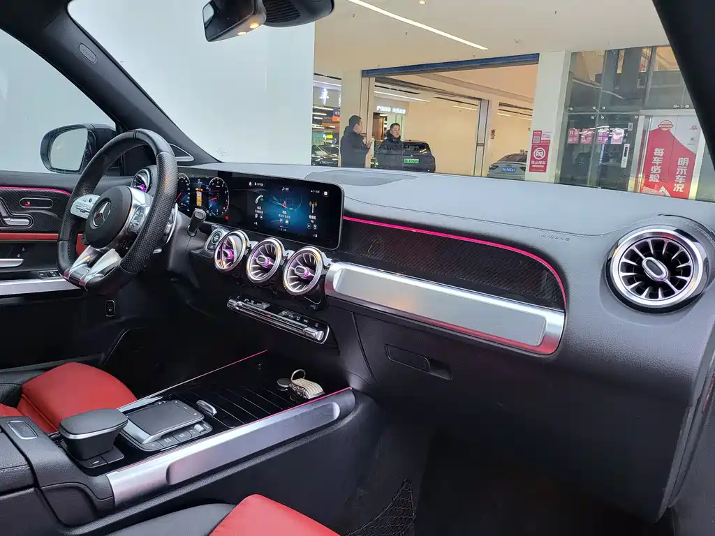 MERCEDES-BENZ GLB AMG