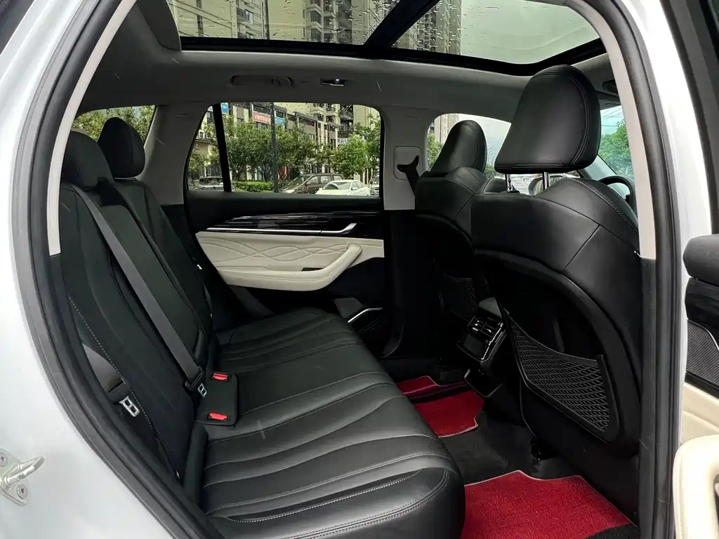 Geely Xingyue L — миниатюра 23