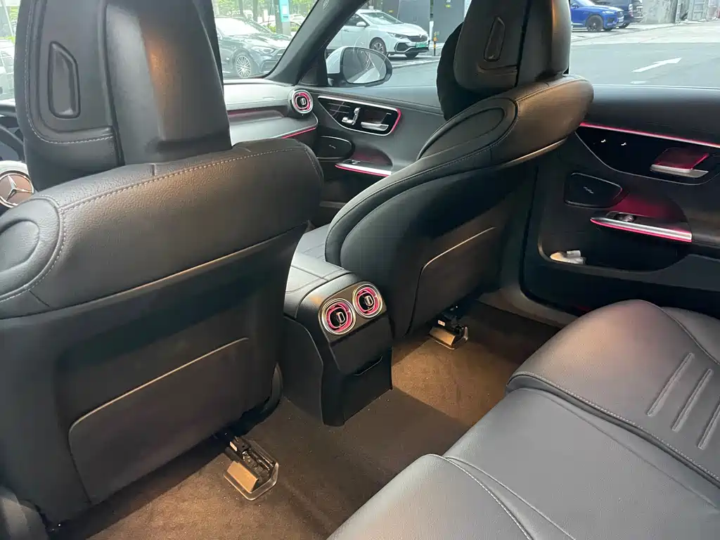 Mercedes-Benz C-Class — миниатюра 11